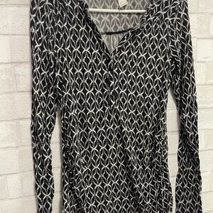 Maternity H&M Black and White Geometric Long Sleeve Dress